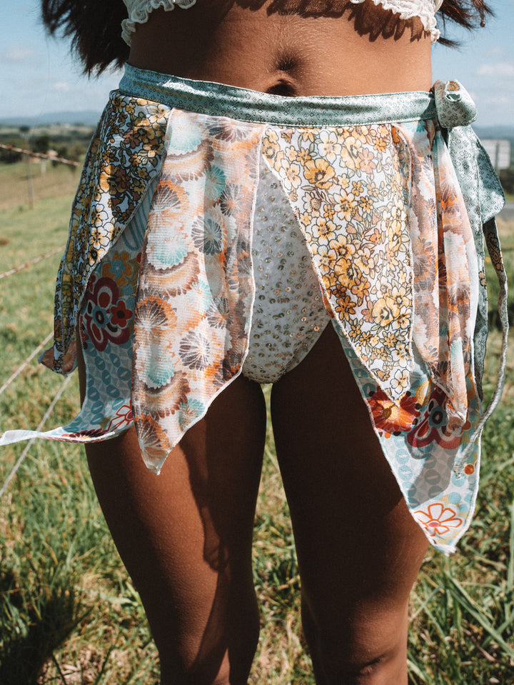 *VTG PATCHWORK MESH PIXIE SKIRT / XS