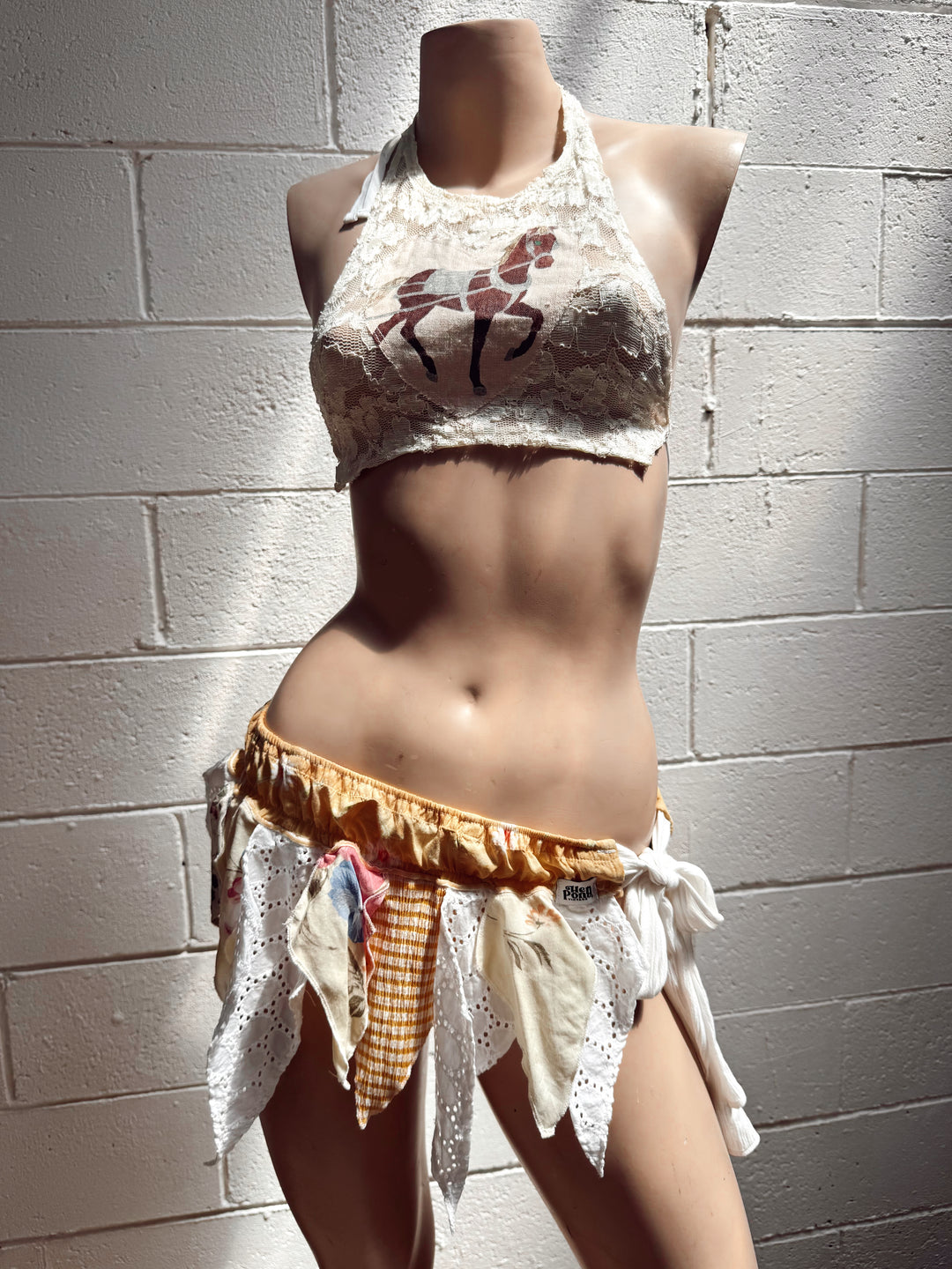 VTG DAISY PATCHWORK PIXIE SKIRT / XS-L