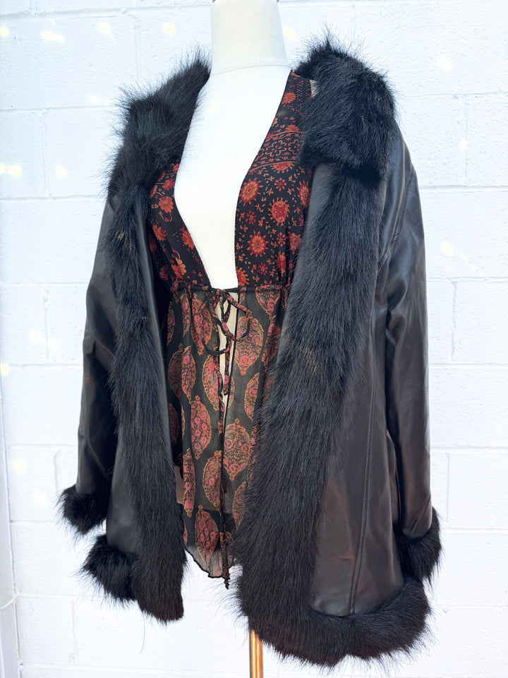 *VTG BLACK FAUX LEATHER & FUR JACKET / M