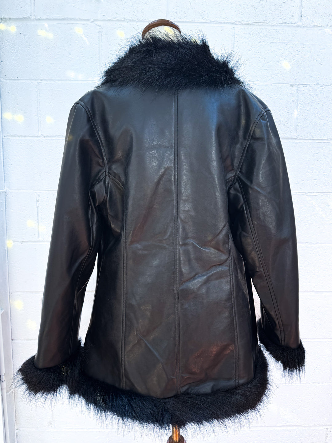 *VTG BLACK FAUX LEATHER & FUR JACKET / M