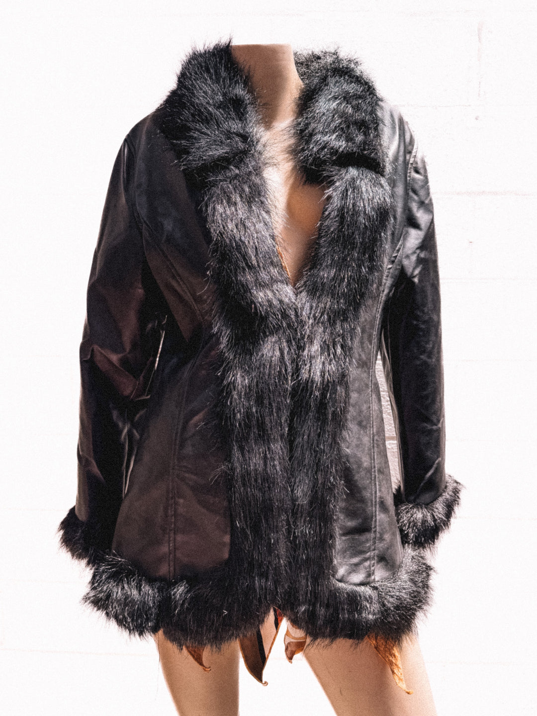 *VTG BLACK FAUX LEATHER & FUR JACKET / M