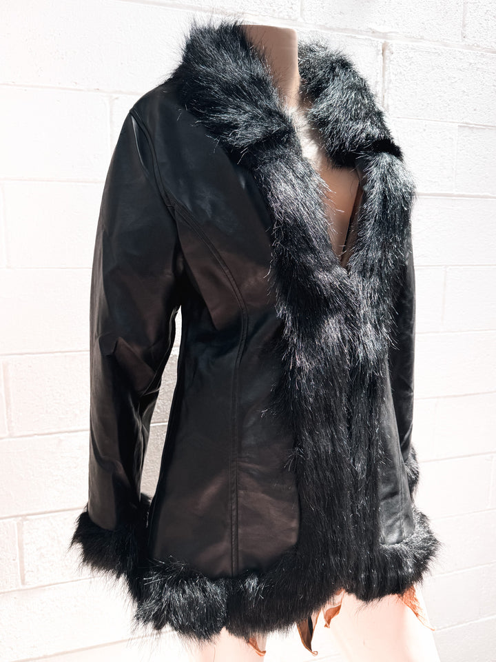 *VTG BLACK FAUX LEATHER & FUR JACKET / M