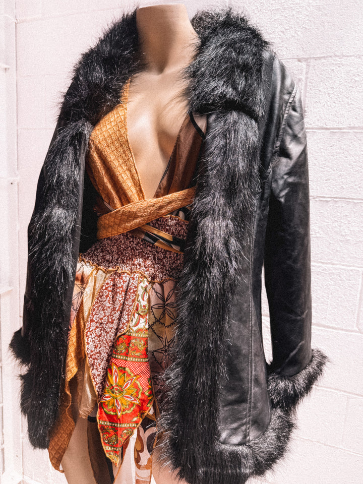 *VTG BLACK FAUX LEATHER & FUR JACKET / M