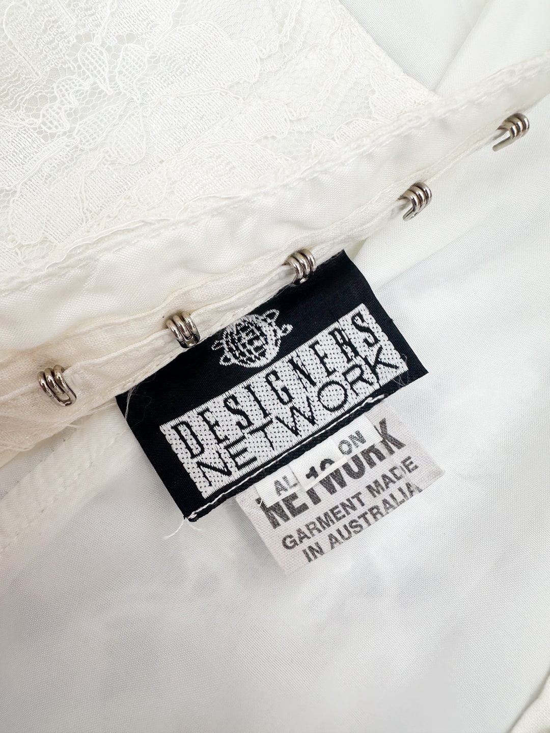 *HAND EMBELLISHED WHITE LACE CORSET / M