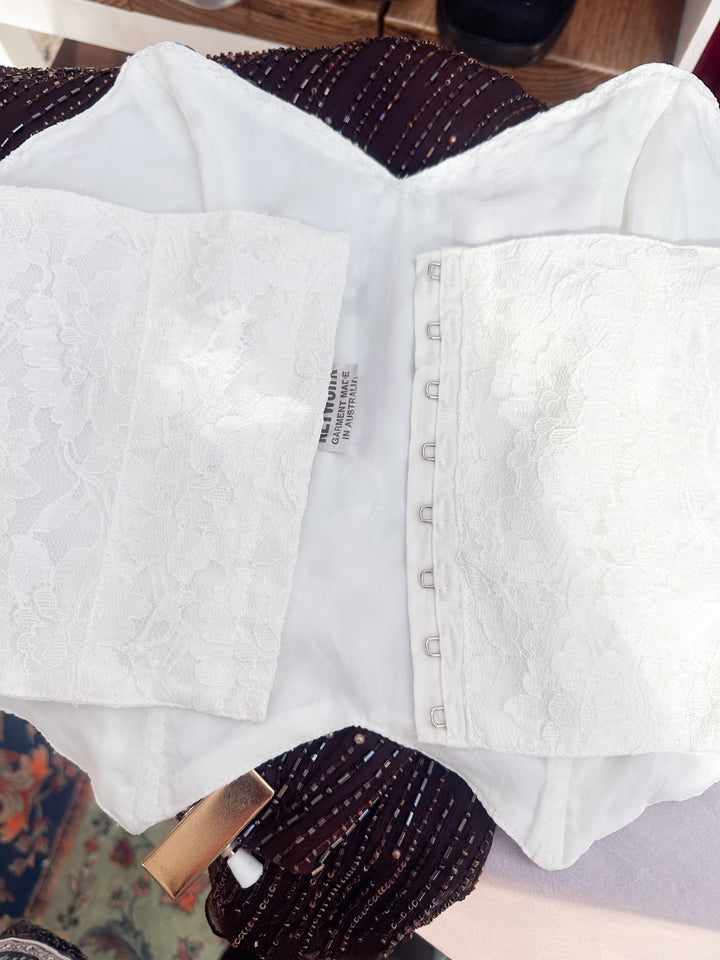 *HAND EMBELLISHED WHITE LACE CORSET / M