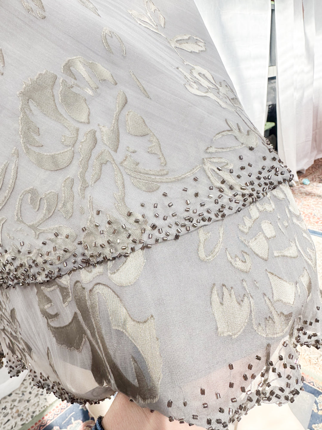 *BEAUTIFUL BEADED SILK MIDI DRESS / M-L