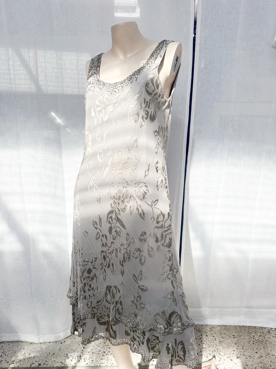*BEAUTIFUL BEADED SILK MIDI DRESS / M-L