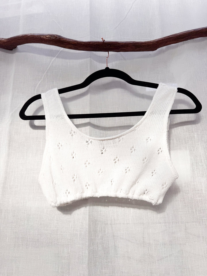 *WHITE KNIT CROP / S