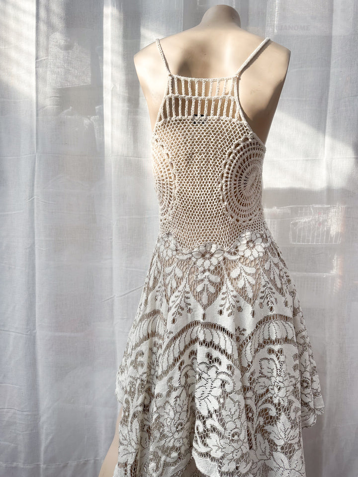 *LULU LACE HANDKERCHIEF DRESS / S