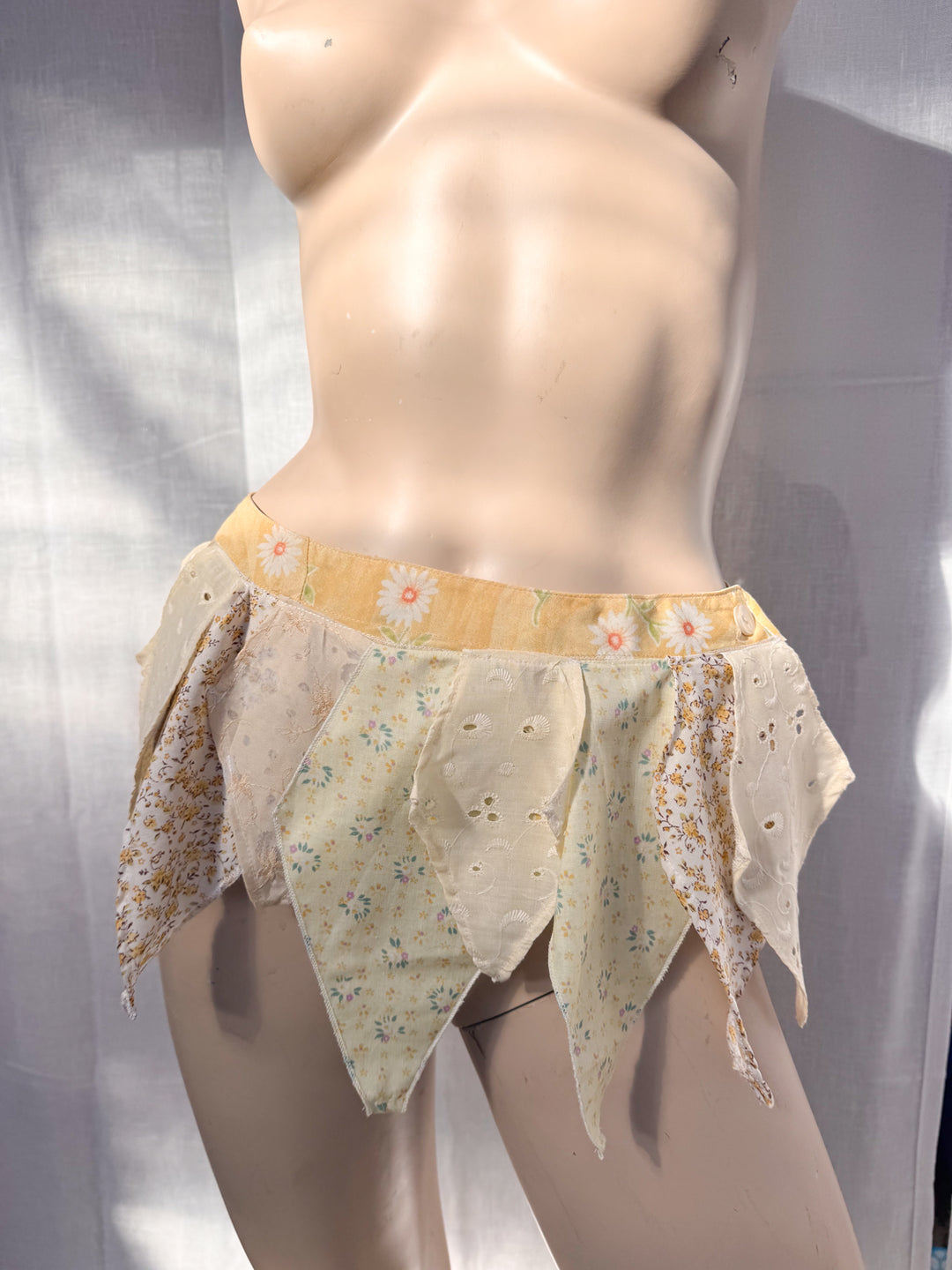 *BUTTERCUP PIXIE SKIRT / XS