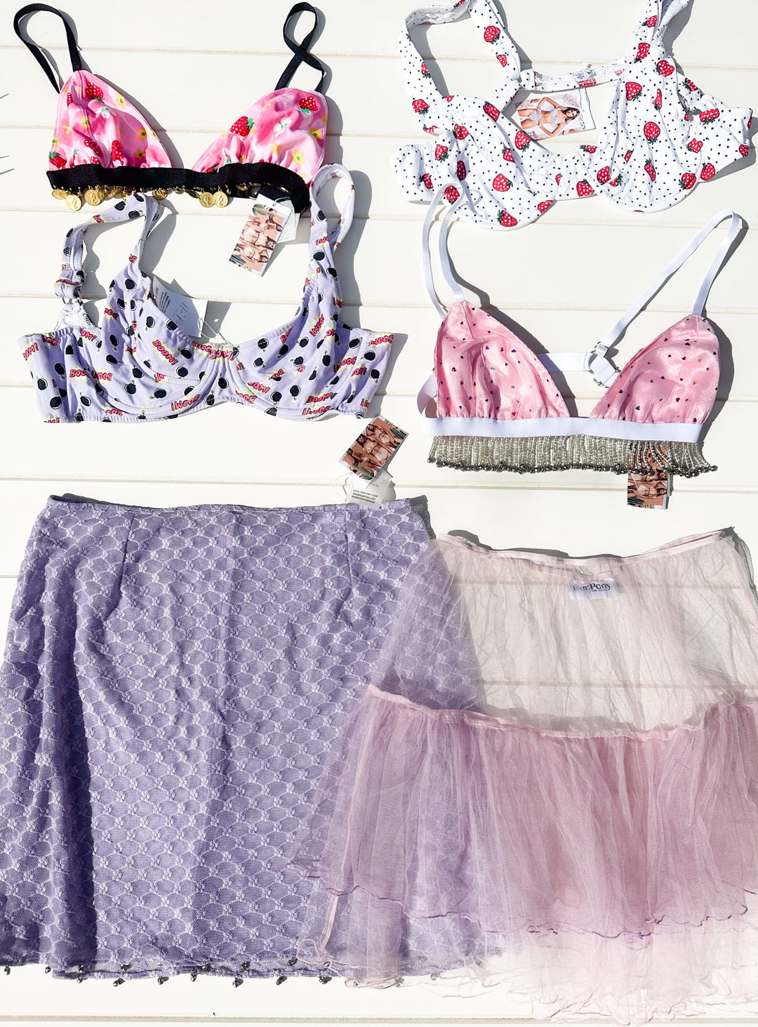 *BUNDLE 28: STRAWBERRY KISSES / XL - SAMPLE SALE