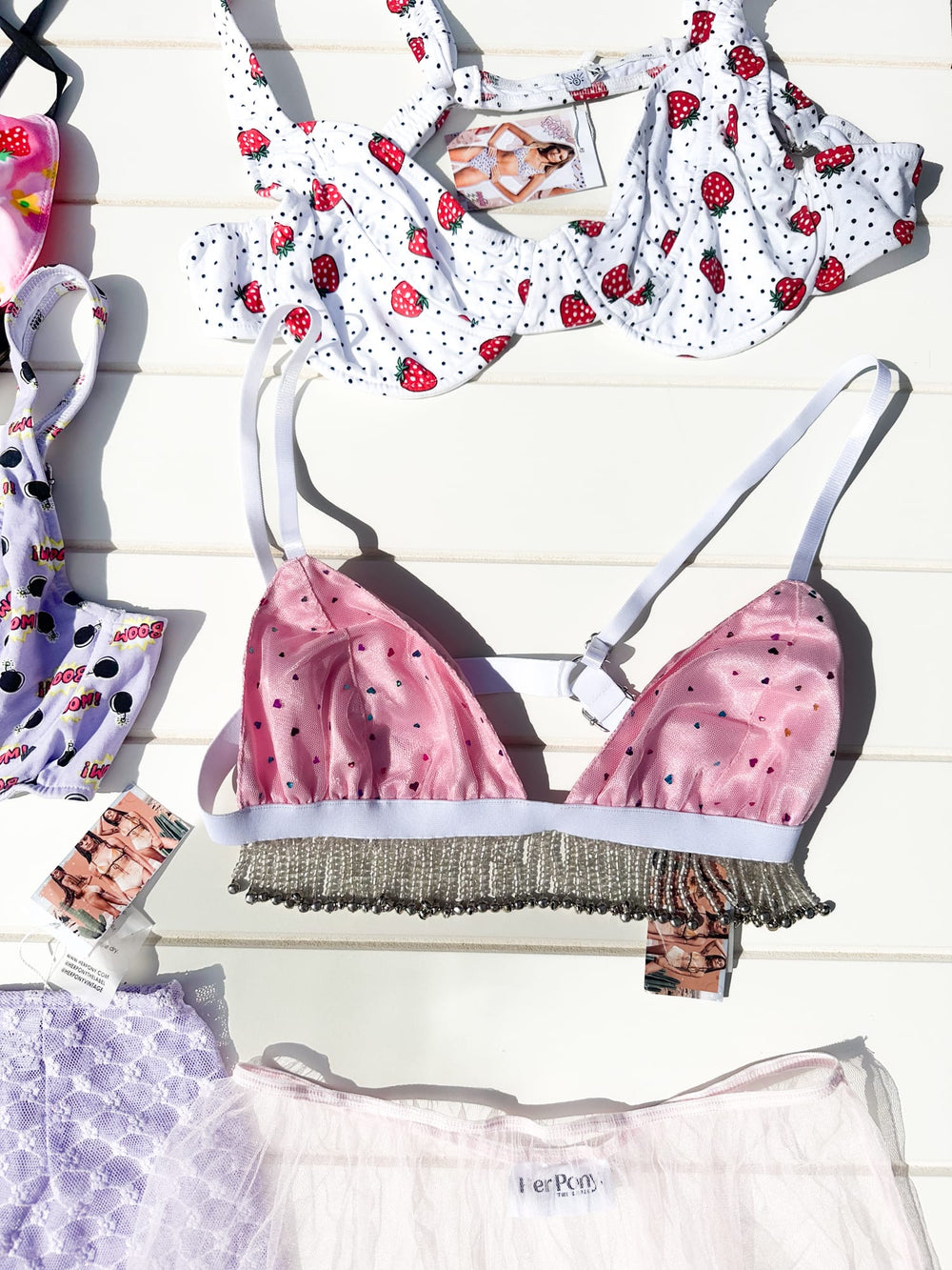*BUNDLE 28: STRAWBERRY KISSES / XL - SAMPLE SALE