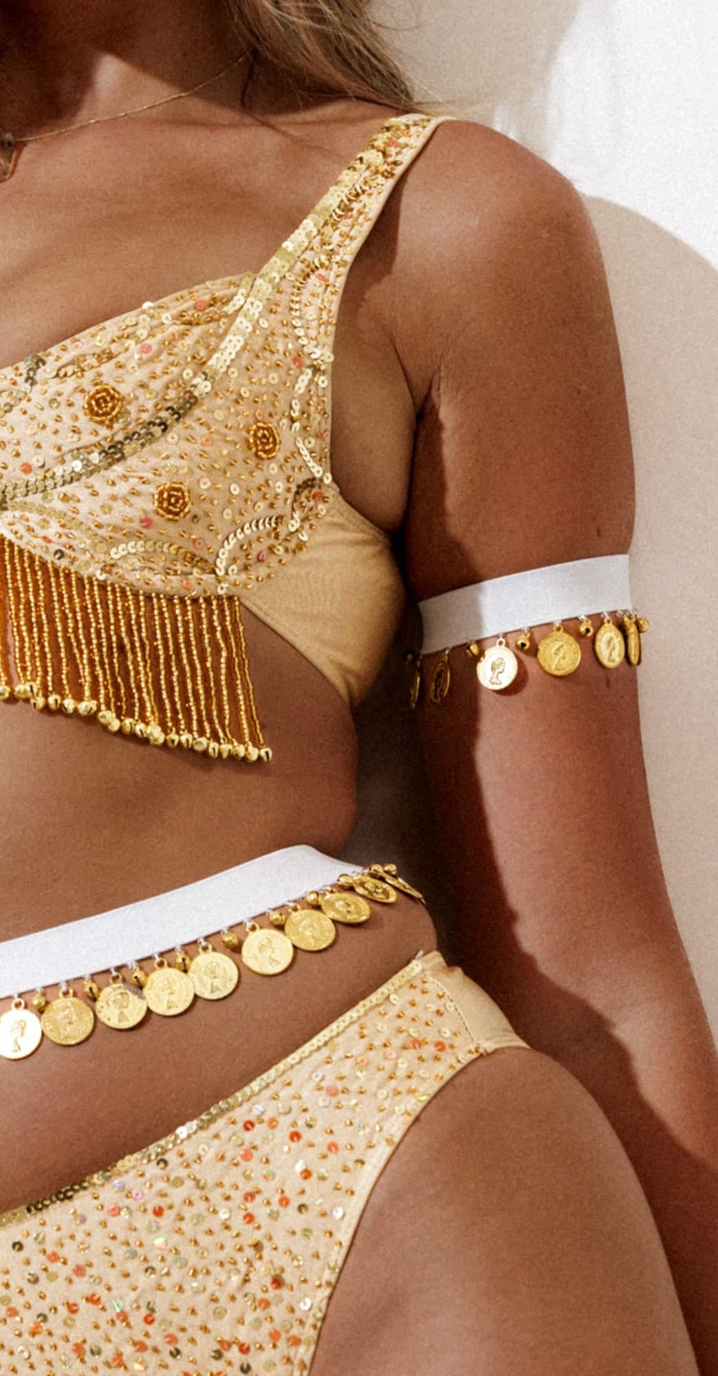 DAHLIA JINGLE ARMBANDS - WHITE/GOLD - Her Pony