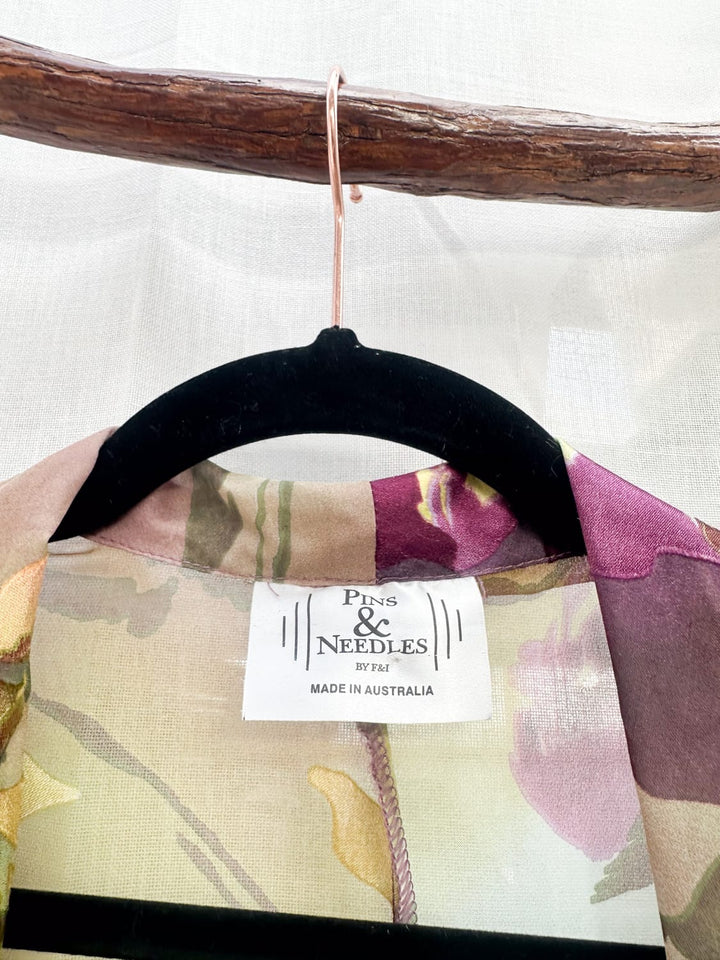 *OLIVE SILK WRAP TOP / L - VINTAGE