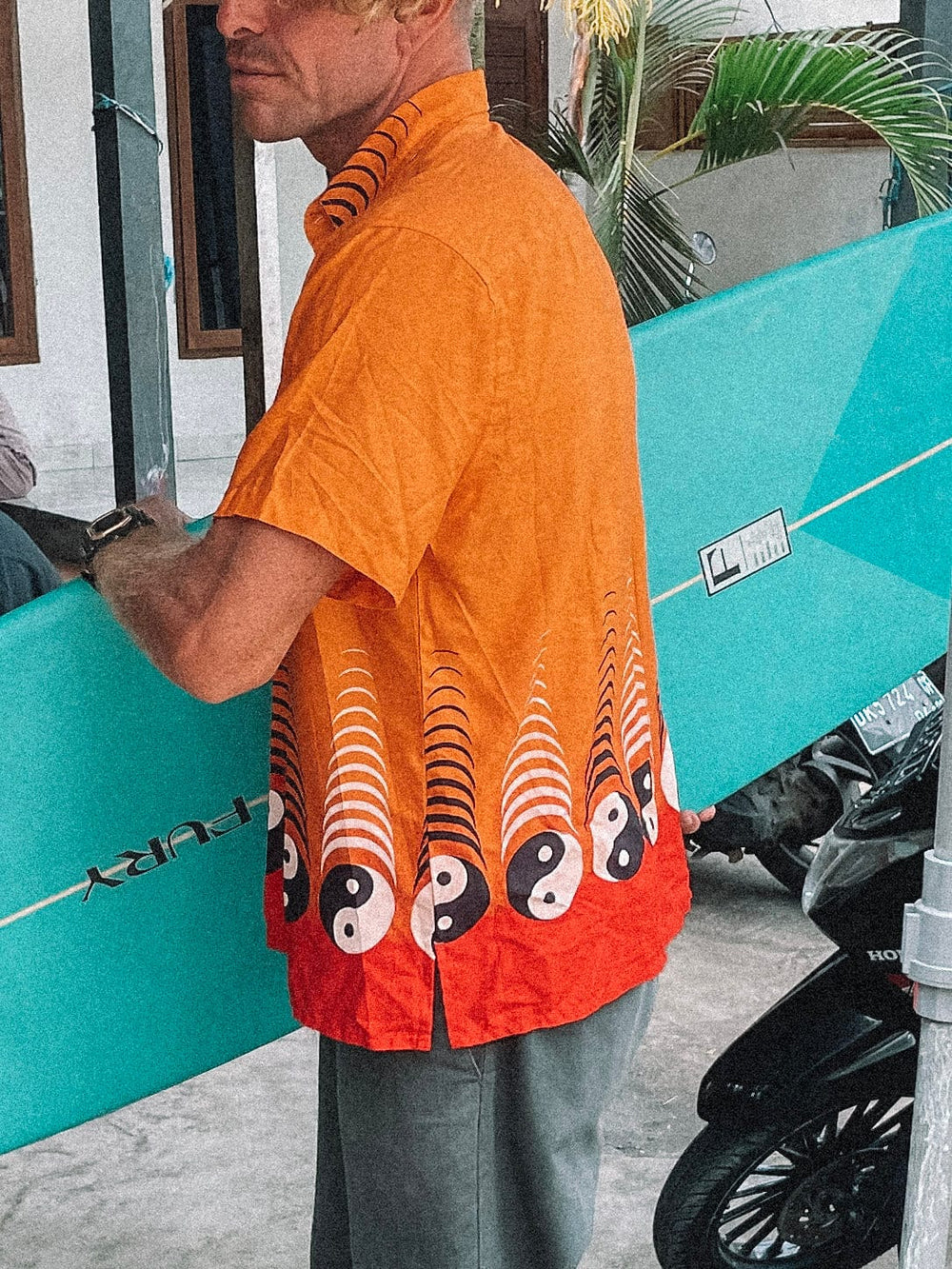 SS / ORANGE YIN YANG MENS SHIRT / XL - Her Pony