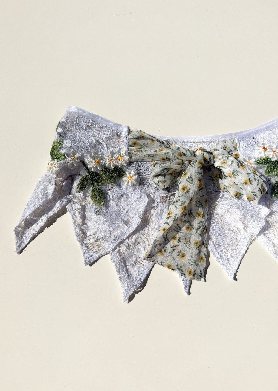 VTG DAISY LACE PIXIE BELT / SKIRT - HER PONY VINTAGE